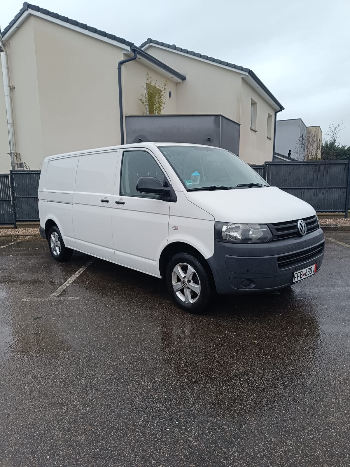 Volkswagen Transporter T5 Long 140Ch Distribution A jour